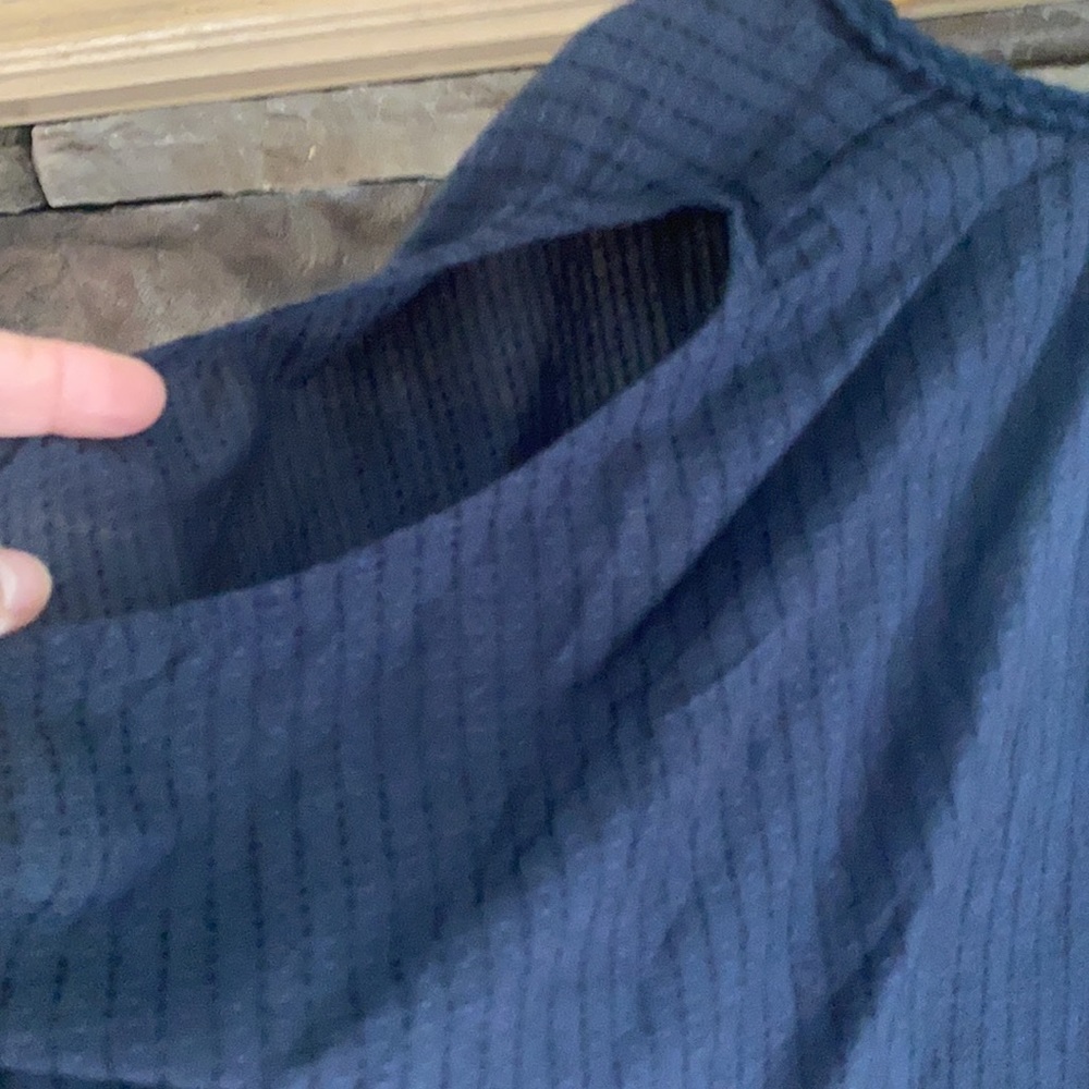 Shirt - Picture 4 of 6